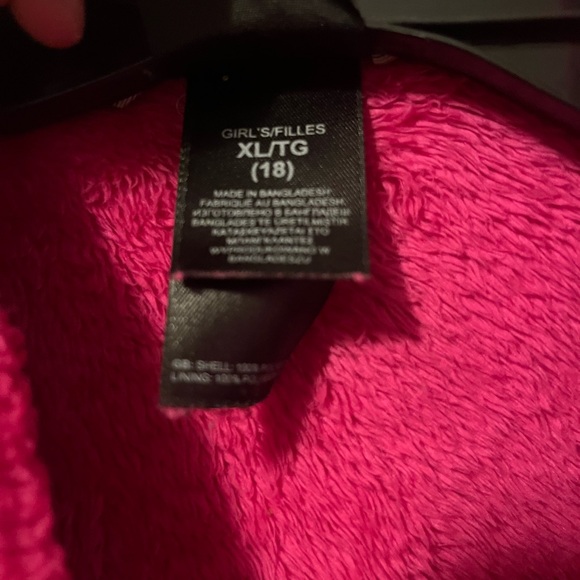 Hoy pink fuzzy North Face jacket - Picture 4 of 4